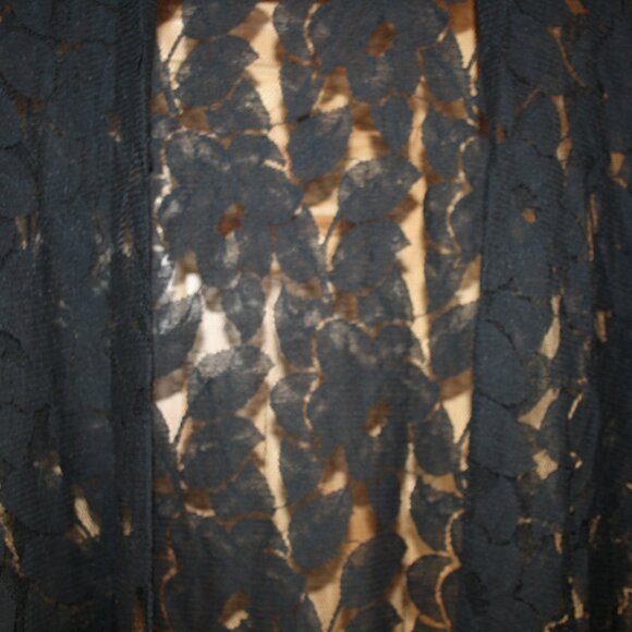 Torrid Fringe Lace Kimono Size 0/1 medium - Picture 3 of 5